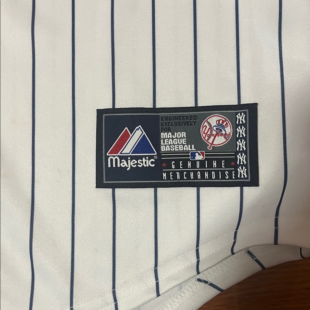 Majestic Men's White Pinstripe Baseball Shirt. Retired #42 Mariano Rivera. NWT - Picture 3 of 6